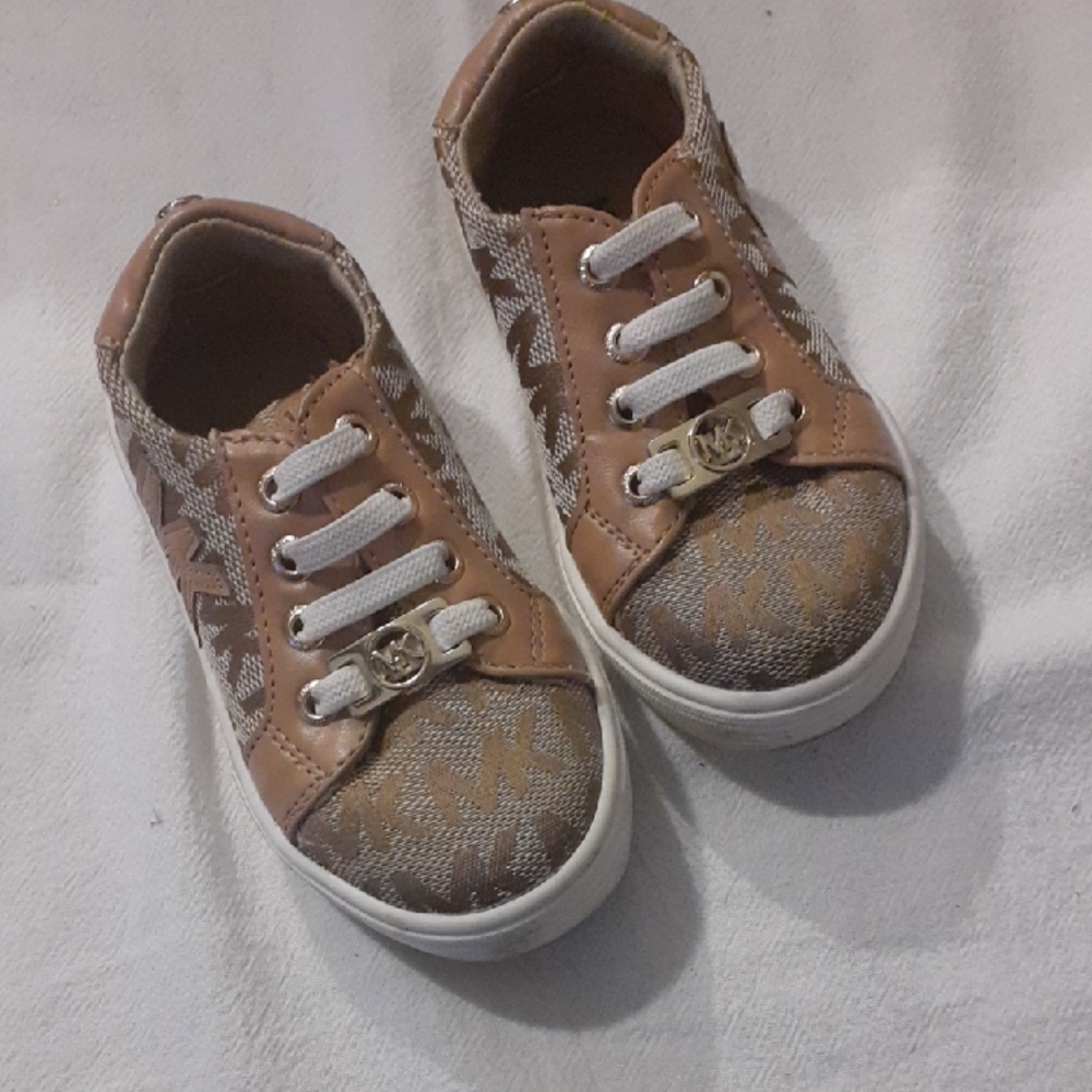 Micheal Kors Kids Tan Sneakers Size 5